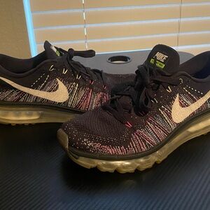 Nike Women's Black Flynit Max Running Shoes